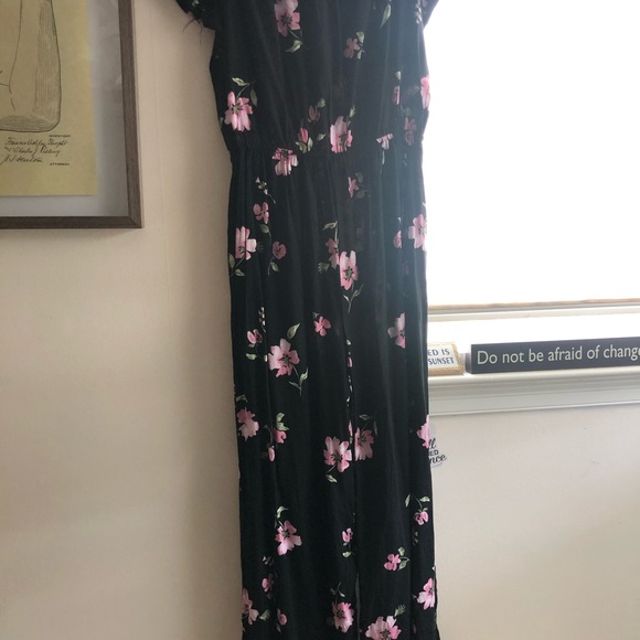 Tilly’s off the shoulder jumpsuit - Picture 5 of 6